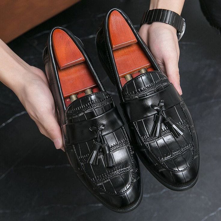 Crocodile-Embossed Leather Tassel Loafers - 101
