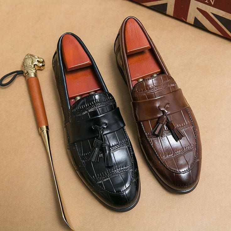 Crocodile-Embossed Leather Tassel Loafers - 101