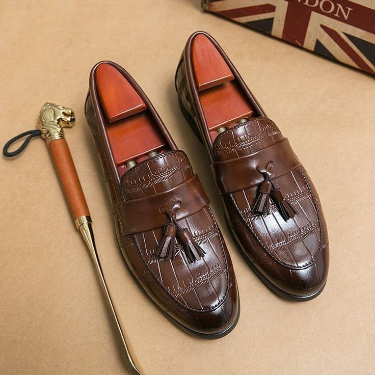 Crocodile-Embossed Leather Tassel Loafers - 101