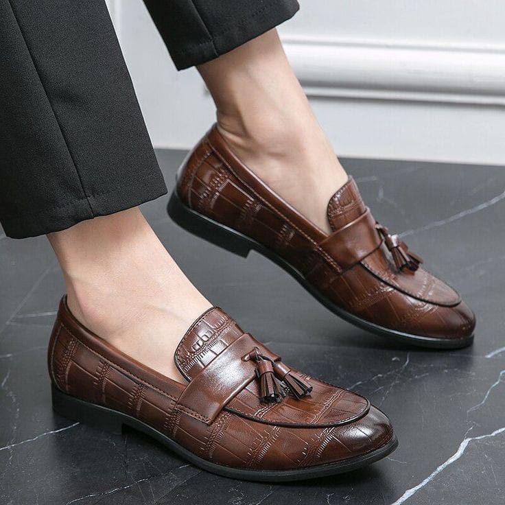 Crocodile-Embossed Leather Tassel Loafers - 101