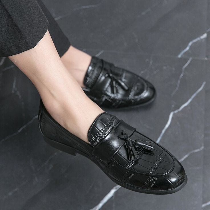 Crocodile-Embossed Leather Tassel Loafers - 101