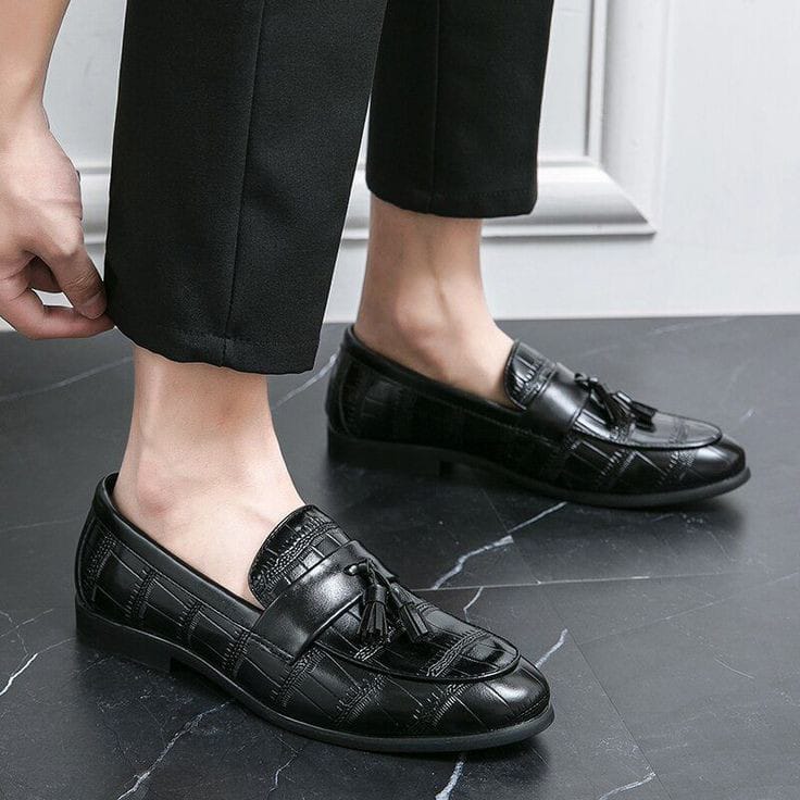 Crocodile-Embossed Leather Tassel Loafers - 101